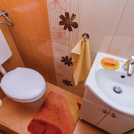 Three-bedroom In Apartman