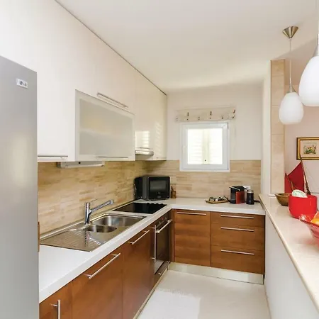 Three-bedroom In Mokošica