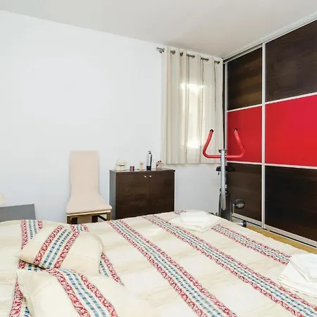 Three-bedroom In Διαμέρισμα